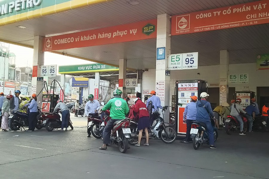 Ai đang thực sự “cản trở” việc tiêu thụ xăng E5?